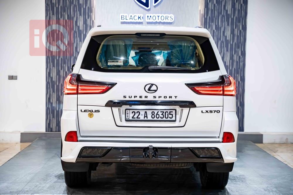 Lexus LX